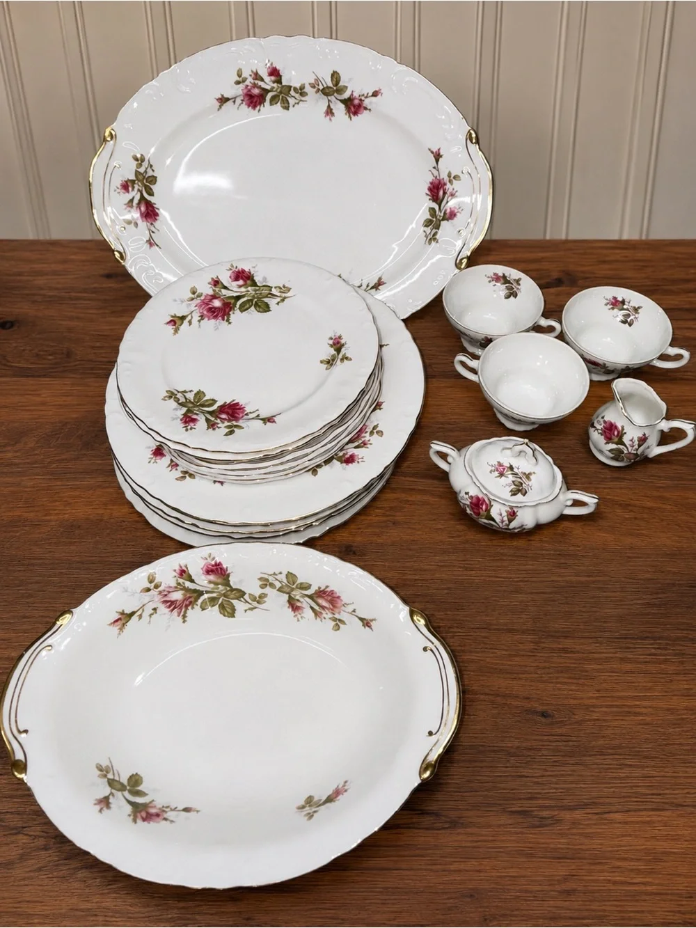 18 Pc Bond Ware Pompadour Rose Fine China Japan Dinnerware Set Gold Trim